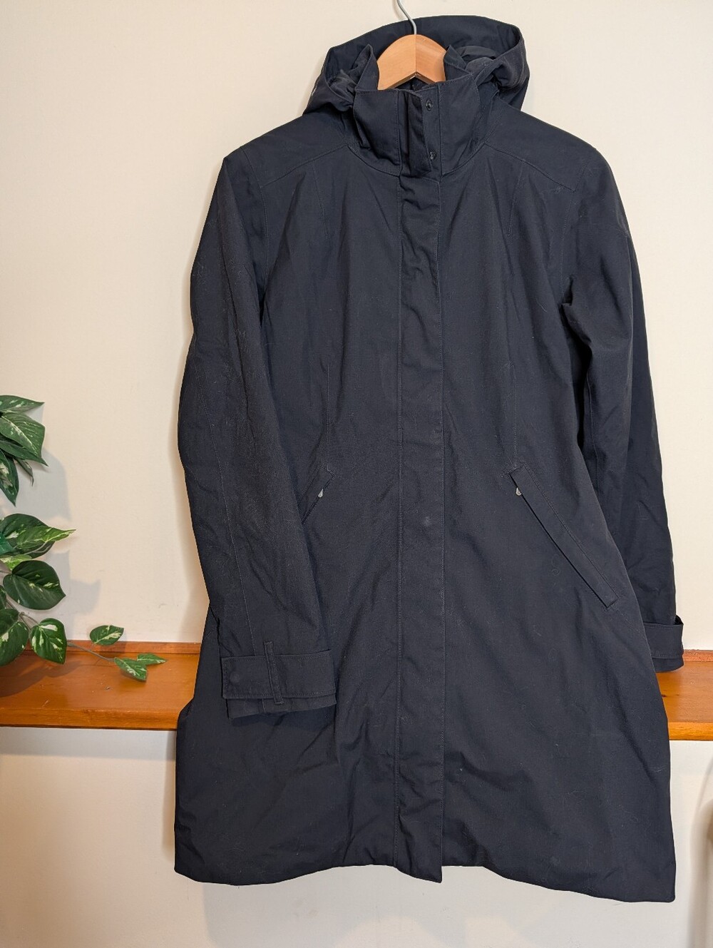 Patagonia Transitional Trench Rain Jacket Black Hooded Women's Sz M